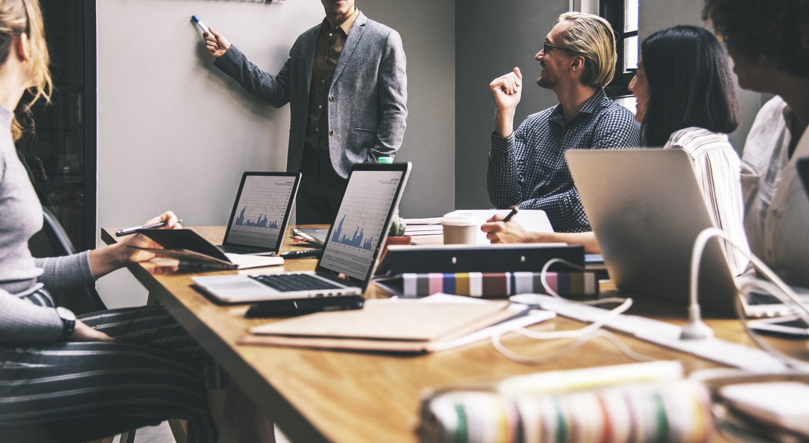 Dienstleister Management & Outsourcing von Contact Center Dienstleistungen